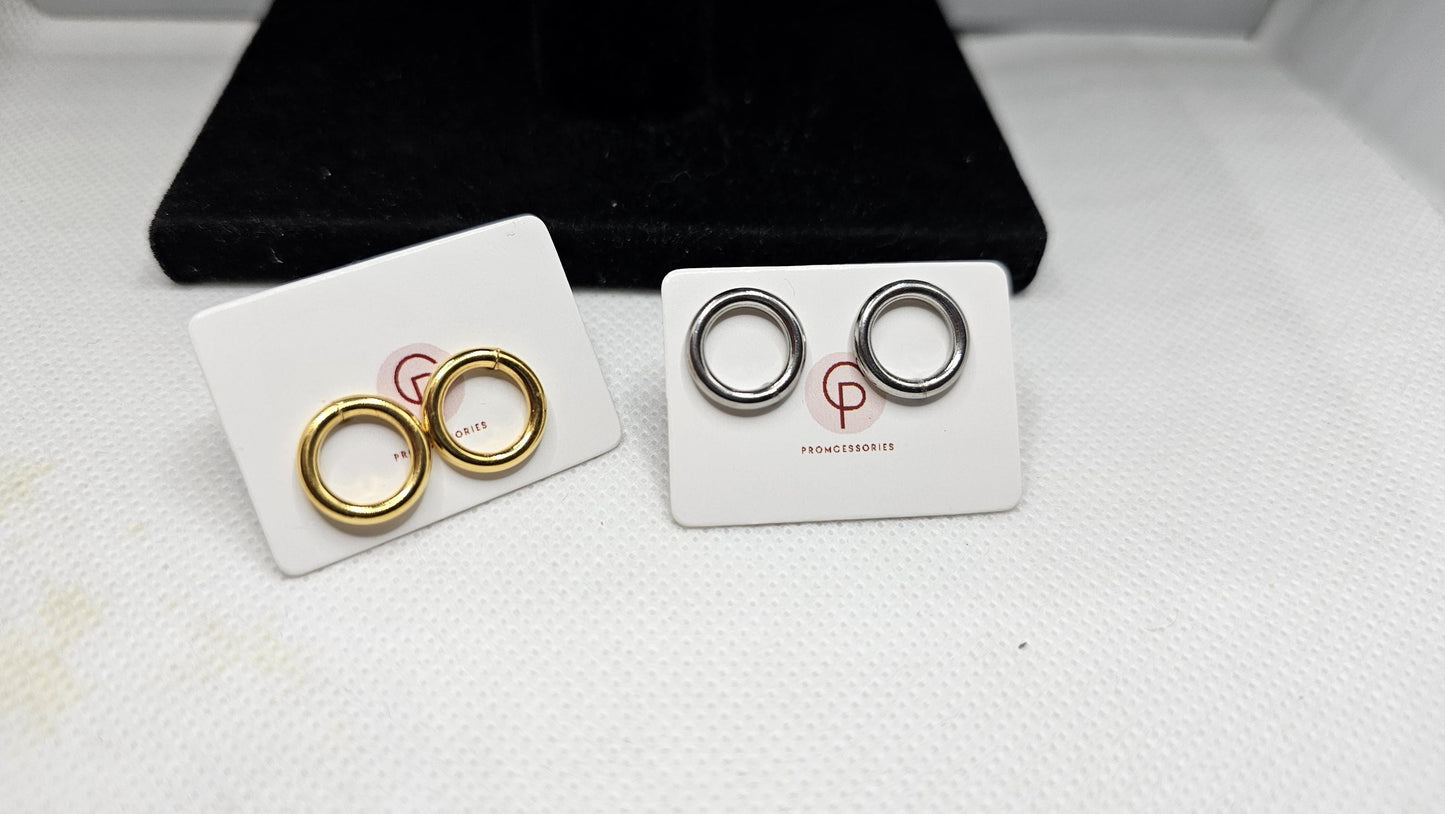 O ring stud earrings